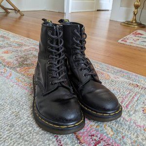 Doc Dr. Martens Women's Black 1460 Lace-Up Leather Combat Boots Size 7